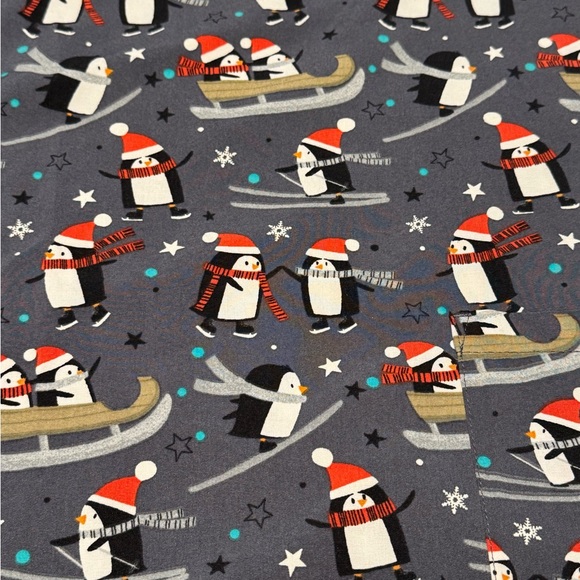 Christmas themed Penguins White Cross Scrub Top Nursing XXL - Picture 3 of 3